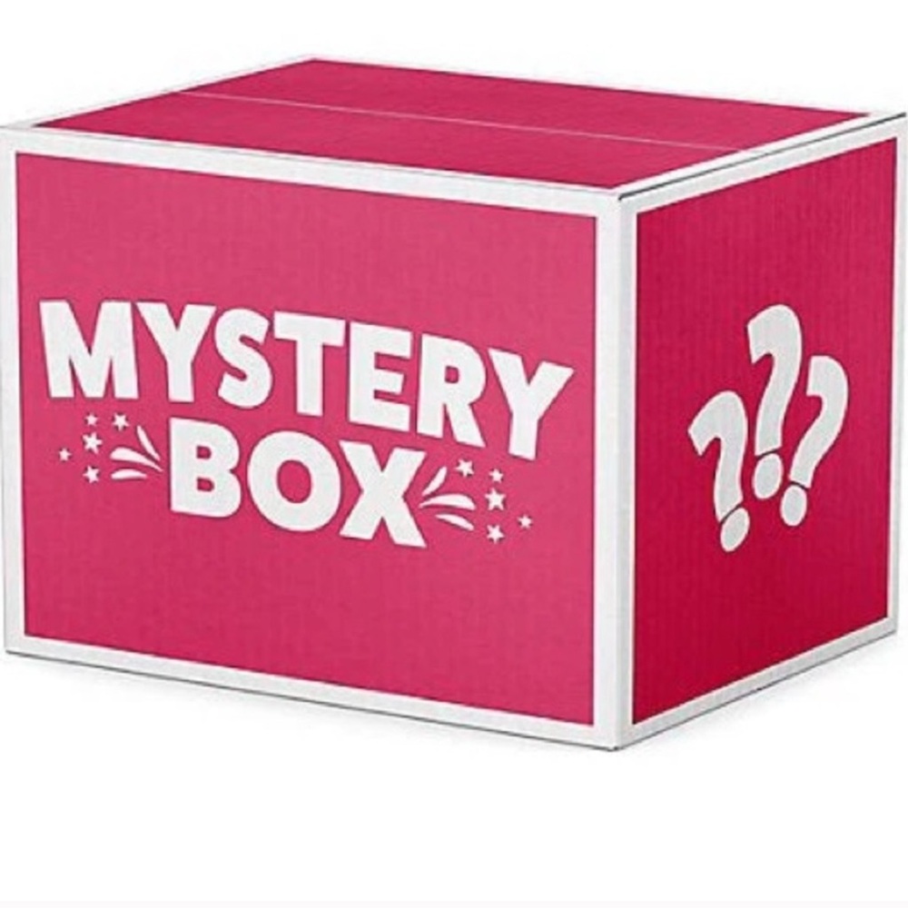 Women’s Designer Mystery Box  Sizes 4-6, shoes 8-9.
